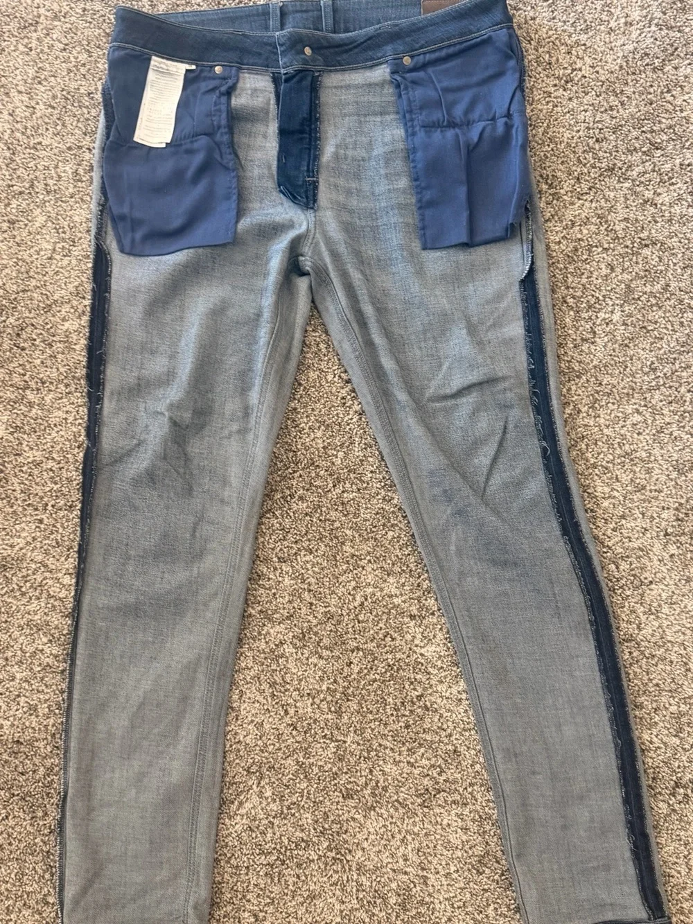 Guess Men's Slim Tapered jeans  in Dark Blue Wash